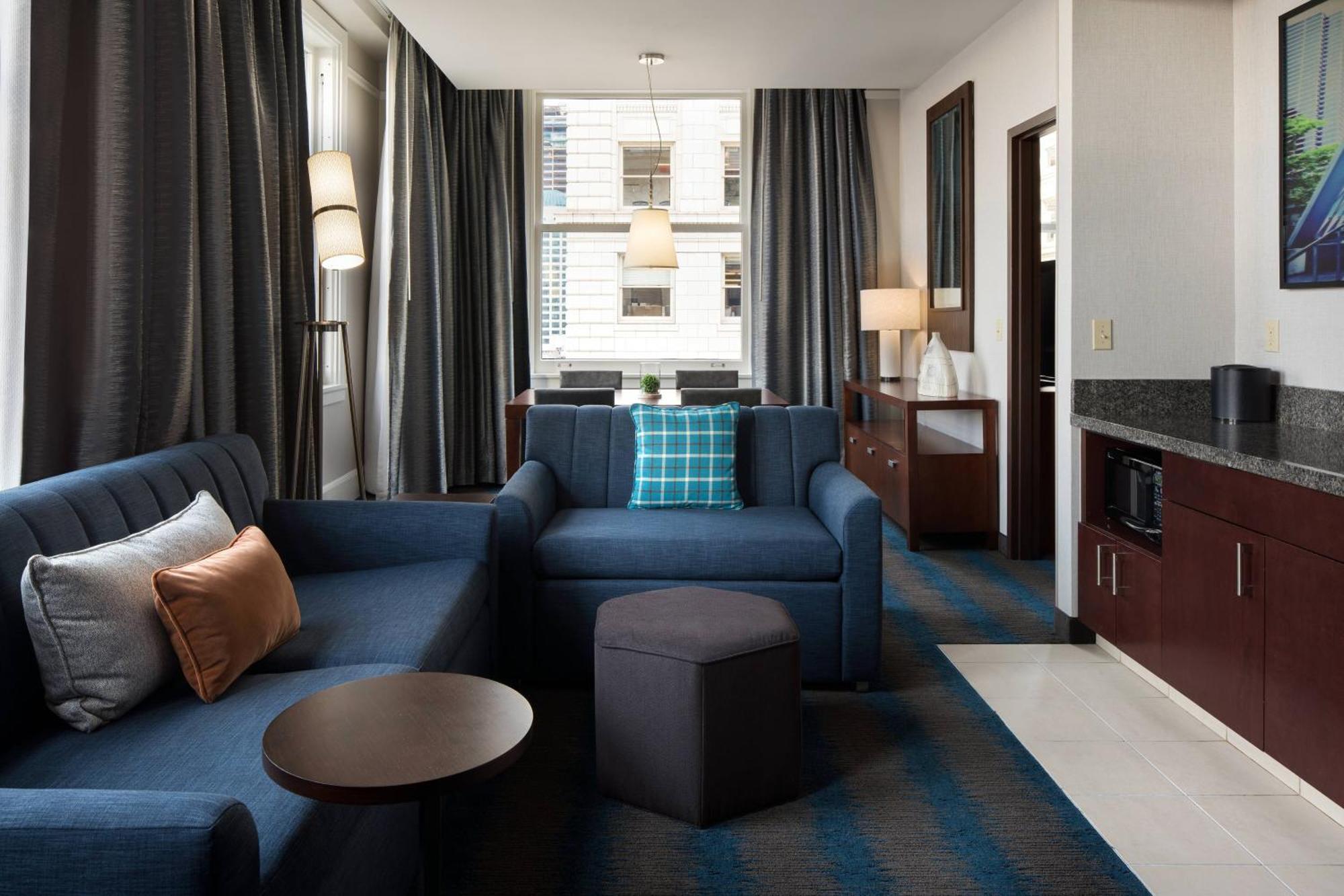 คอร์ตยาร์ด ซีแอตเทิล ดาวน์ทาวน์/ไพโอเนียร์ สแควร์ Hotel ภายนอก รูปภาพ