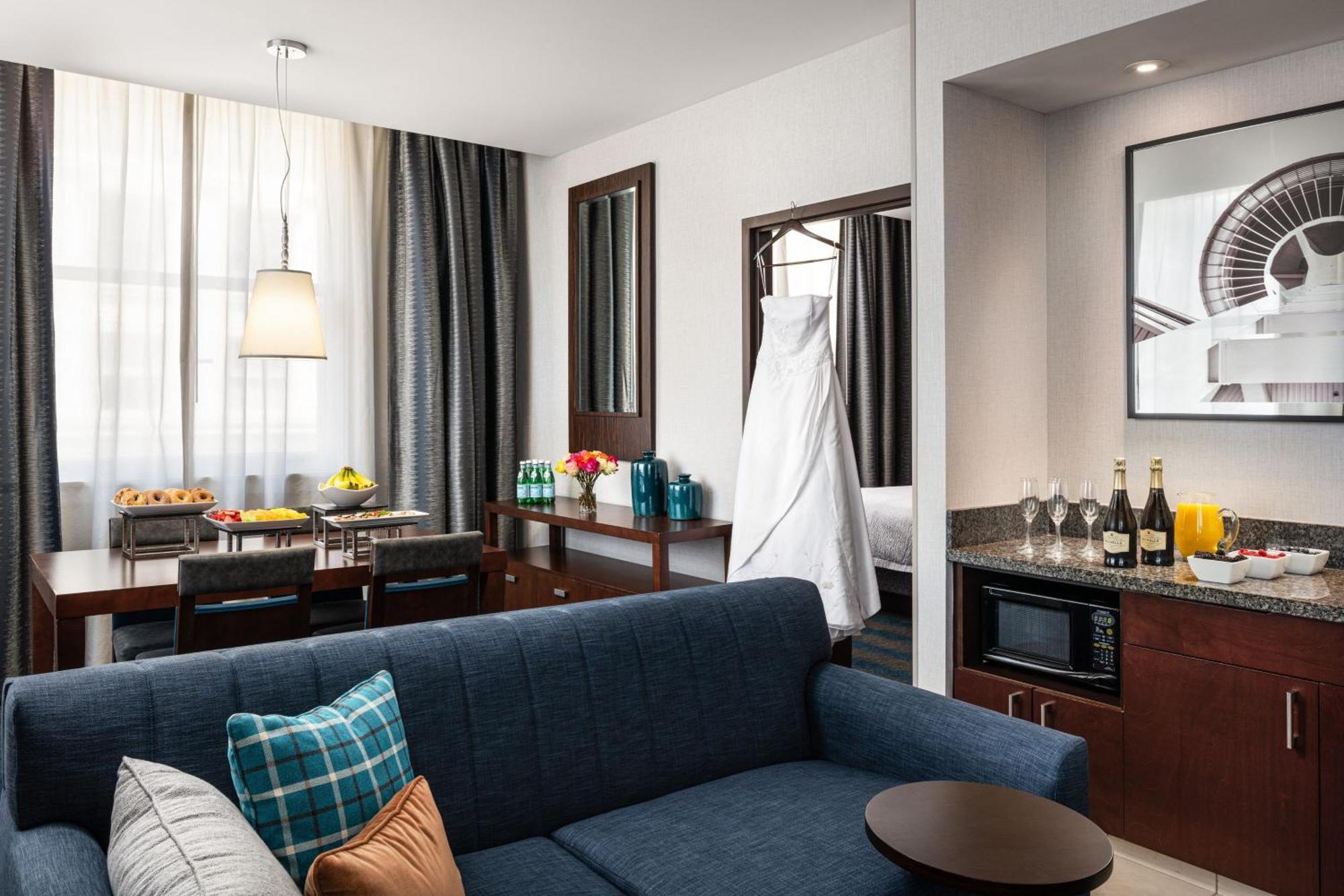 คอร์ตยาร์ด ซีแอตเทิล ดาวน์ทาวน์/ไพโอเนียร์ สแควร์ Hotel ภายนอก รูปภาพ