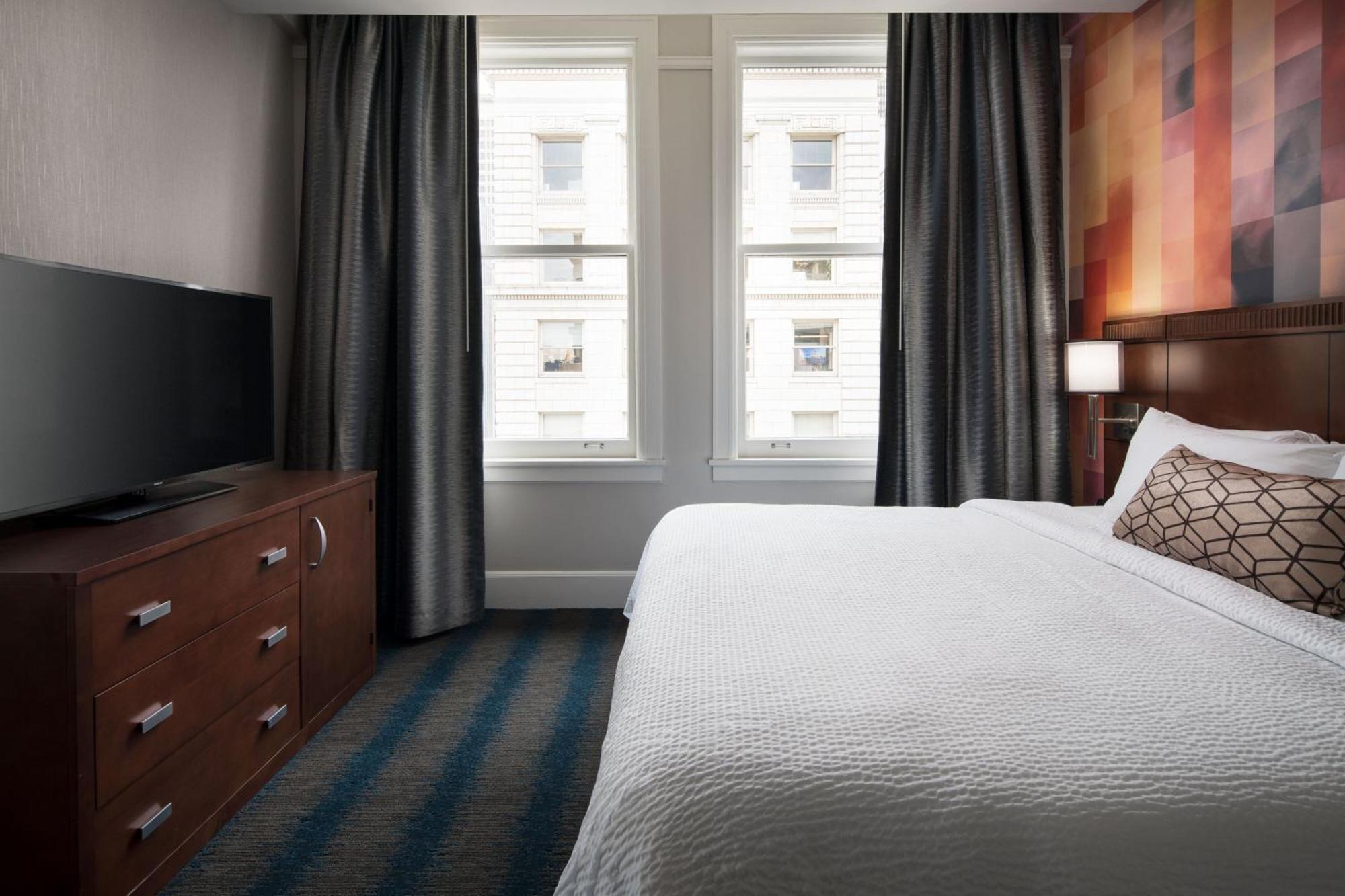 คอร์ตยาร์ด ซีแอตเทิล ดาวน์ทาวน์/ไพโอเนียร์ สแควร์ Hotel ภายนอก รูปภาพ